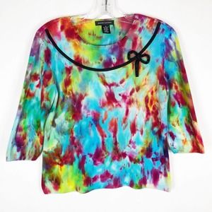 Raindrops on Roses‎ Tie Dye Womens Size Medium Top Blouse Knit Blue Pink 653